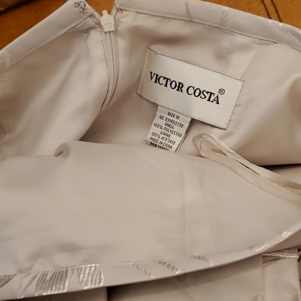 Suit - Picture 4 of 4